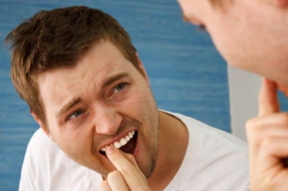 My Front Teeth Are Loose – What Are Natural Remedies?